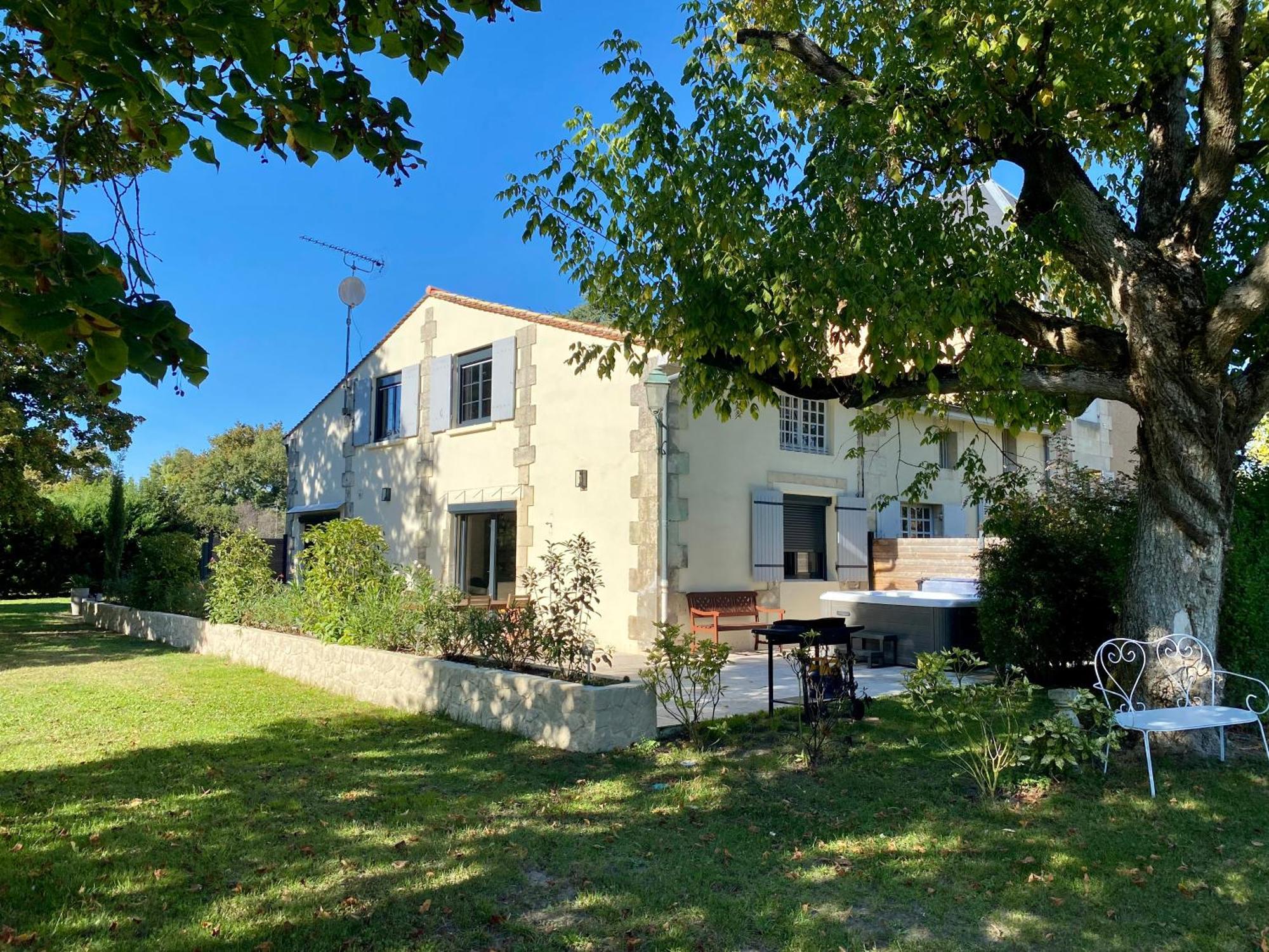 La Maison Du Champ De Beaumont Galgon Exterior photo